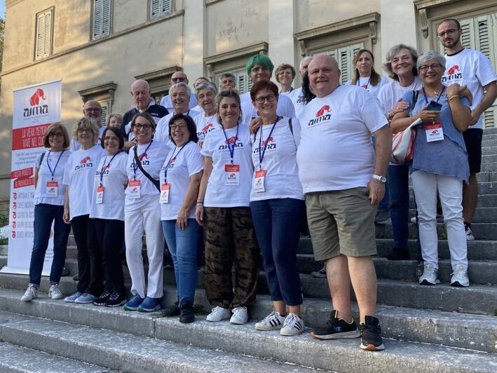 Foto di gruppo dei volontari di AIMA Reggio Emilia a Villa Levi 2 settembre 2023